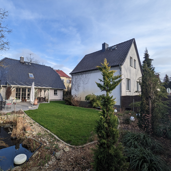 Zwei Einfamilienhäuser auf großem Eckgrundstück in Biederitz zu verkaufen! (39175 Biederitz)