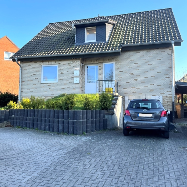 Zweifamilienhaus mit toller Gartenwohnung am Bahnhof Stelle im Top Zustand mit Stellplätzen (21435 Stelle)