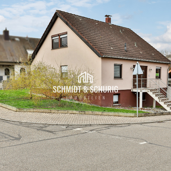 Geräumiges Einfamilienhaus mit Einliegerwohnung - Ideal für Familien geeignet. (76698 Ubstadt-Weiher)
