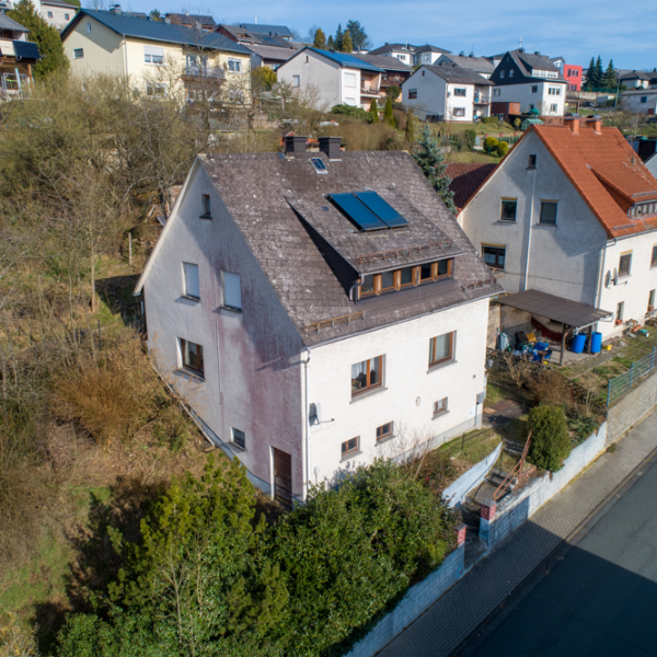 ++ KRAG Immobilien ++ am Sonnenhang ++ Keller, Garten ++ Renovierungsbedarf ++ (35649 Bischoffen)
