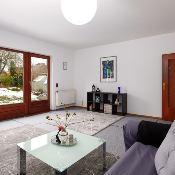 Einfamilienhaus in Schwentinental mit Baugrundstück provisionsfrei für den Käufer - Lütt Immobilien - Ihr Immobilienmakler in Kiel (24222 Schwentinental)