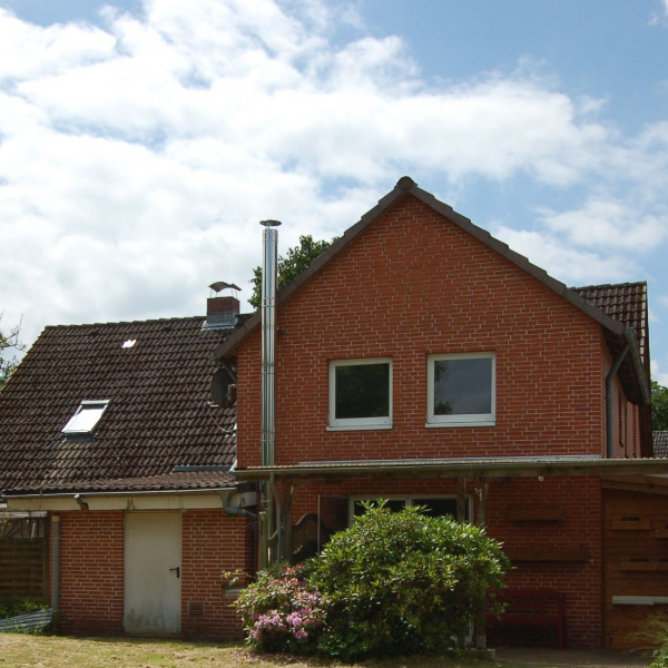 Mehrfamilienhaus mit 3 Maisonette Wohnungen in Schinkel - provisionsfrei für den Käufer - Lütt Immobilien - Ihr Immobilienmakler in Kiel (24214 Schinkel)
