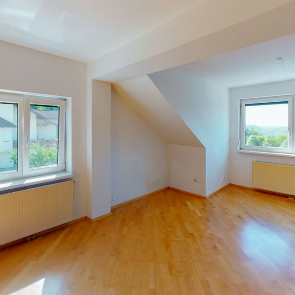 CHARME & NATUR - 2-Raum Mietwohnung im Dachgeschoss mit Parkplatz in Puchenau (4048 Puchenau)