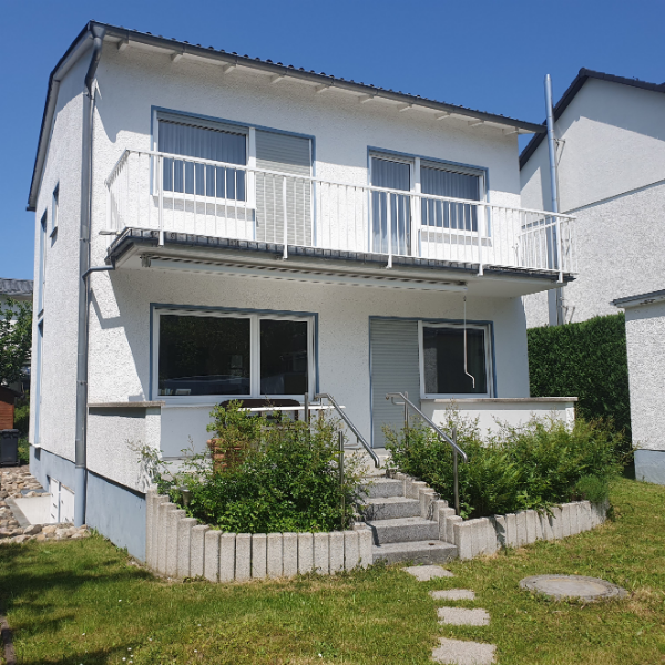 Einfamilienhaus mit überraschendem Platzangebot, Garten und Garage. (65760 Eschborn)