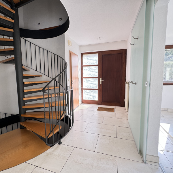 schöne Eigentumswohnung mit Einfamilienhaus-Charakter in Aachen-Forst (52078 Aachen)