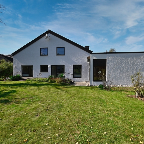 Gepflegtes Architektenhaus mit großem Grundstück in Mochenwangen (88284 Wolpertswende / Mochenwangen)