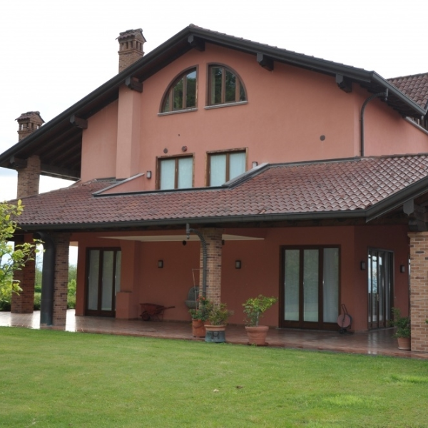 La Ghirlandina - Anwesen am Lago Magiore mit großem Eigentümerhaus - Hotel See & Weinanbau auf 220.000 m2 ( )