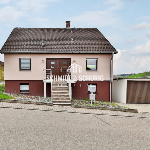 Geräumiges Einfamilienhaus mit Einliegerwohnung - Ideal für Familien geeignet. (76698 Ubstadt-Weiher)