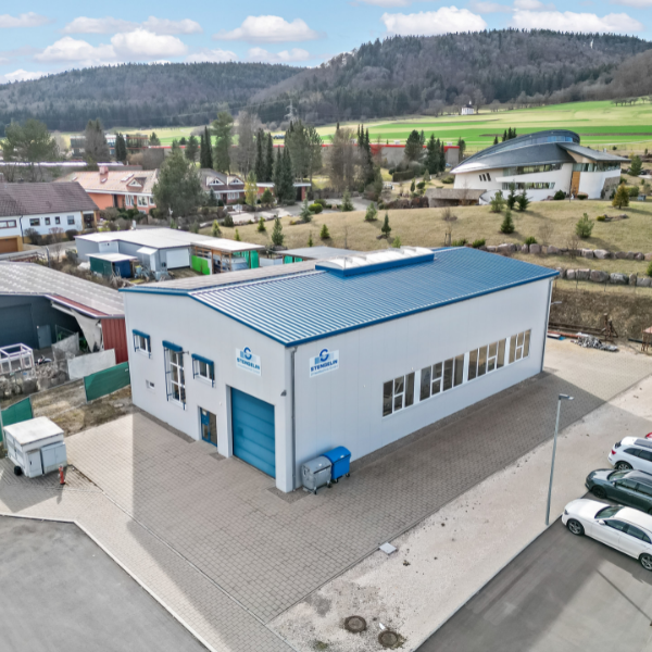 Neuwertige Gewerbehalle mit Produktions-/ Lagerhalle und Büro (78604 Rietheim-Weilheim)