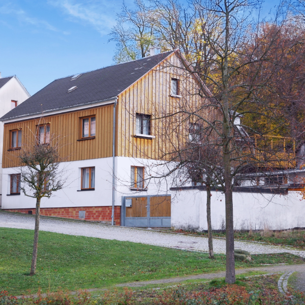Ein- bis Zweifamilienhaus in ruhiger Wohnlage zu verkaufen! (98716  Elgersburg)