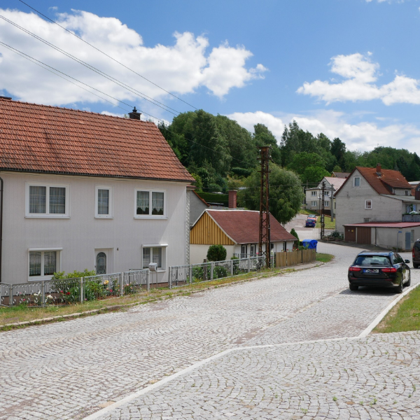 Freistehendes Ein- bis  Zweifamilienhaus in Geschwenda zu verkaufen! (99331 Geratal)