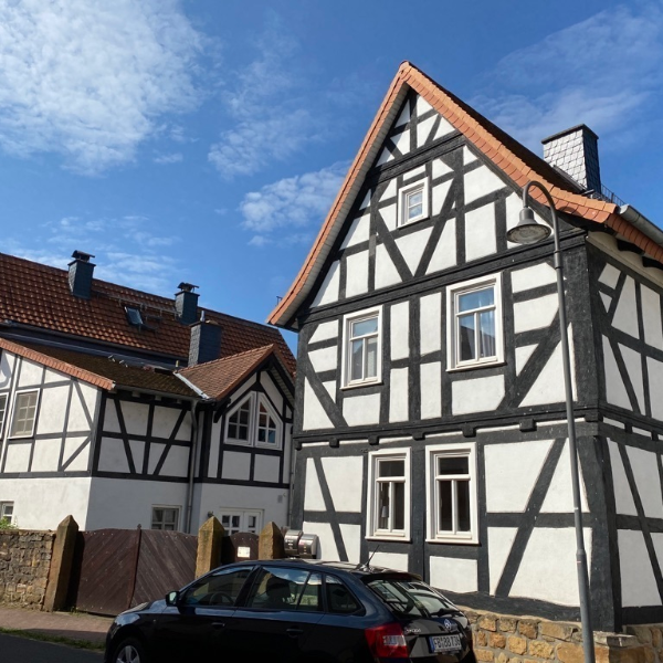 Bauplatz in Randlage plus 2 Häuser für Investoren und Eigennutzer! (35519 Rockenberg)
