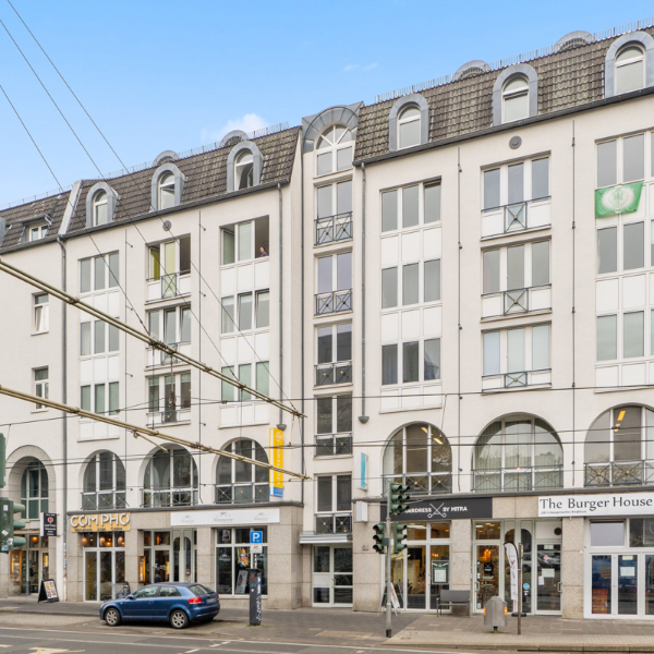 Perfekt geschnittene 2-Zimmer Wohnung mit Tiefgaragenstellplatz in Uni-nähe direkt am inneren Grüngürtel (50674 Köln)