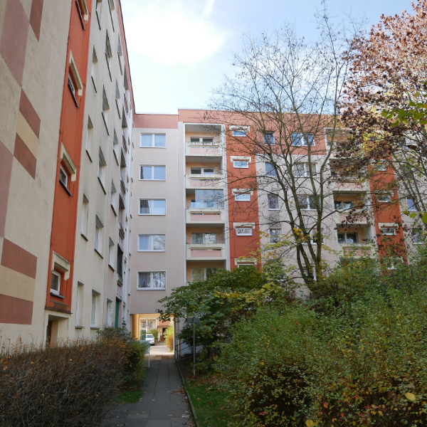 Charmante 4-Zimmerwohnung mit Balkon in guter Wohnlage von Weimar zu verkaufen! (99427 Weimar)